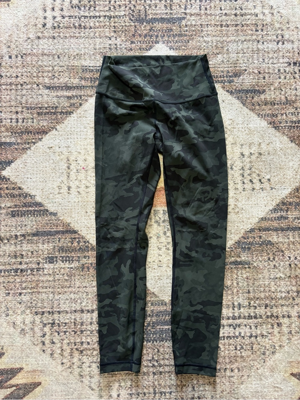Lululemon Green Camo Leggings Size 6